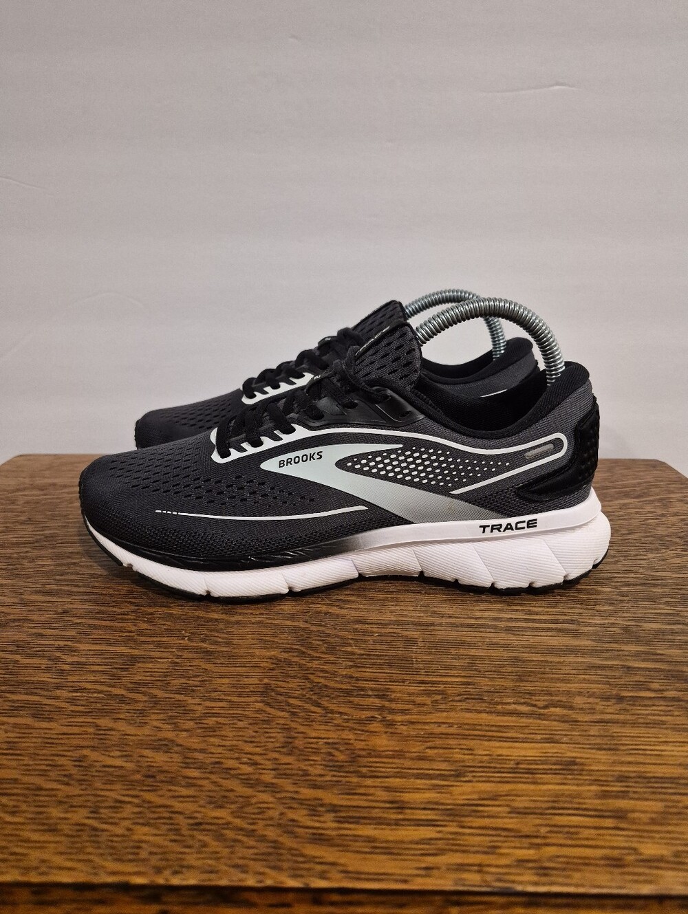 Brooks Women's Trace 2 Running Athletic Running Shoes Women's Size US 7 Wide D